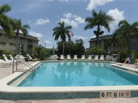 2BR/2BA South Naples Condo 렐리 호텔