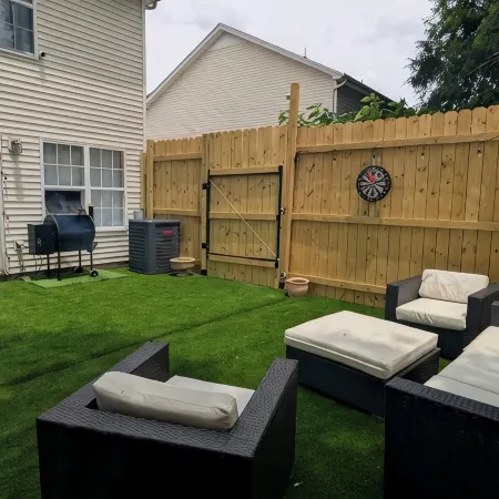 Renovated 3 bd 2.5 bath centrally located next to MTSU/Night life/Restaurants/DT