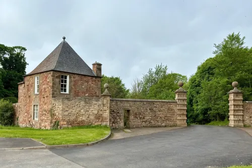A-listed South Lodge, Dunbar with hot tub - Хоумстей