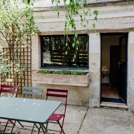 Maison Madeleine, Charmante Maison de Cœur de Ville Avec Extérieur, 12 Personnes