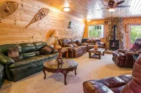 Spacious 5-bedroom house in serene Clam Lake with WiFi - Wifi