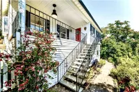 Cheerful home in Heart of Marin County - 4-Star