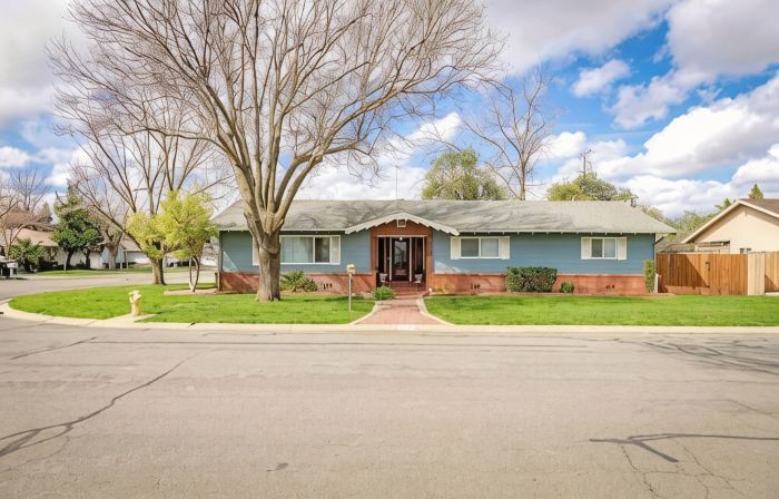 Yuba City 3 bedrooms 4 beds 2 ba Spacious Game Room Games Playground Trampoline