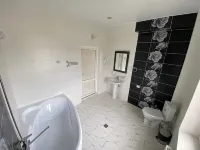 Staryij Zamok Hotel - 2-Star