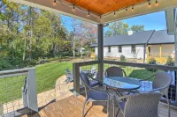 Yellow Bike Bungalow-Block from Bike Trail-Fireplace & Hot Tub - Dog Friendly - 4-Star