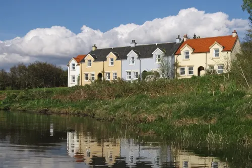 Lovely Waterfront Cottage With Stunning sea Views and log Fire - Homestays