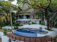 Villa Violeta Luxurious Secluded Beachfront Hideaway. Weekly & Monthly discounts -  Casas de vacaciones