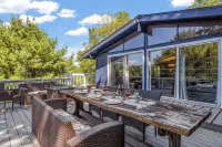 Dog Friendly Lake Winnie Mountain View Getaway