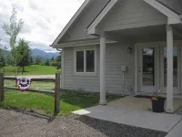 Spacious 3 Bed, 3 Bath Condo on Golf Course with Hot Tub, Sauna & Indoor Pool! - Gym