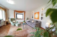 Large, quiet vacation apartment (approx. 70sqm) with large balcony and shared use of the garden