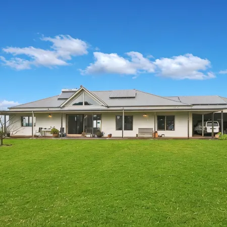 Bonnie View Farm Strawbale house with spectacular view