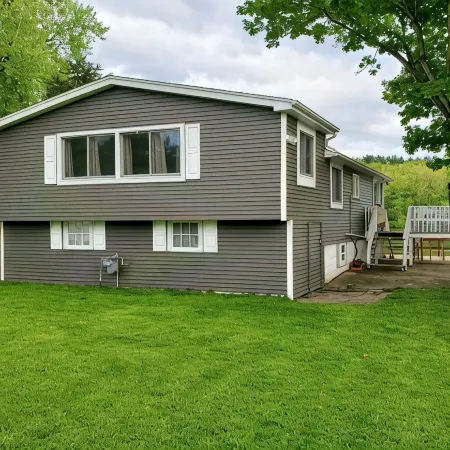 ROCK RIVER HIDEAWAY Grill, Fire Pit, Pet Friendly with a fee of 30.00 per night