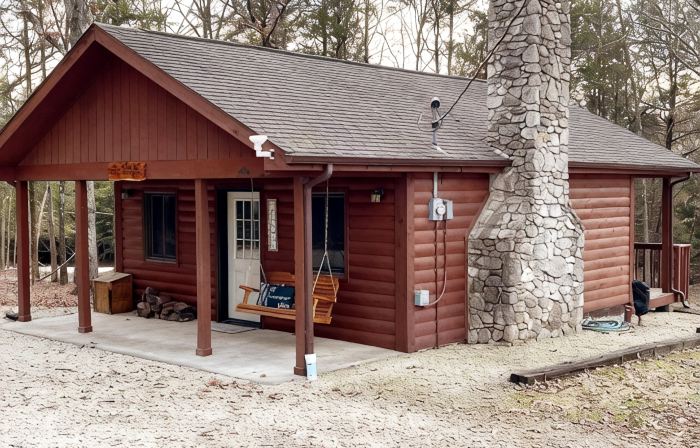 Owls Nest cabin with hot tub near Pomme de Terre lake!