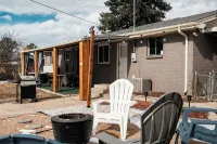 Cozy 4-Bedroom National Park Themed House with Gym + Hot Tub in Arvada