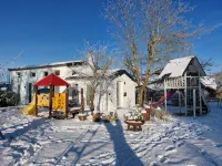 Chalet in the orchard and play garden - Homestays