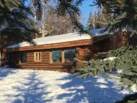 Cozy two bedroom log  cabin on the Chena River near town. - 2-نجوم