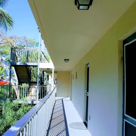 On the Water with Style, 5 minute walk to Beach along the Marina