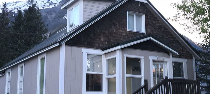 History, Views, Charm and Perfect Location! Hotels in Seward