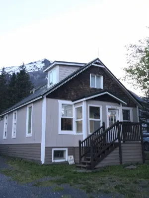 History, Views, Charm and Perfect Location! - Wifi
