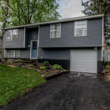 Private Studio with Kitchenette. Keyless Entry, Parking. Great for Extended Stay