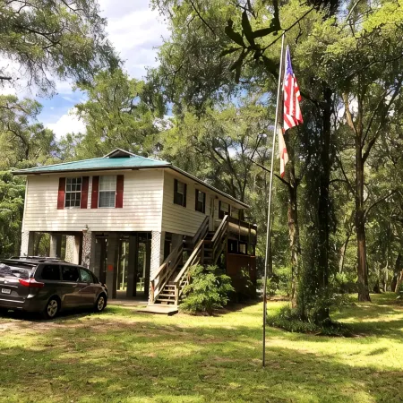 Suwannee River Retreat with Private Dock, Free Kayaks, and Fire Pit