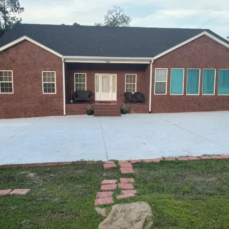 New,  charming, and spacious Troopers  Getaway/ 5 minutes to down town.