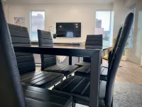 Brand New Modern Downtown Condo designed by award-winning architect! - Homestays
