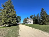 Quiet Recreational Getaway Hotels in Allamakee County