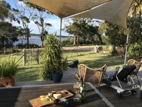 Private, sunny, waterfront retreat - Bay of Fires - 4-Star