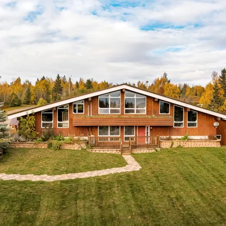 Lakeview chalet by Gooseberry Falls with sauna