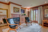 Incredible Luxury Loft in Historic Downtown McMinnville - 4-Star