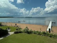 Leech Lake - Beach campfire sunsets and Prime Fishing and Swimming Getaway