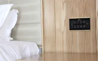 West Hotel - Airport Shuttle