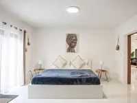 Villa Dubai by Glam Homes Hotels in Ojus