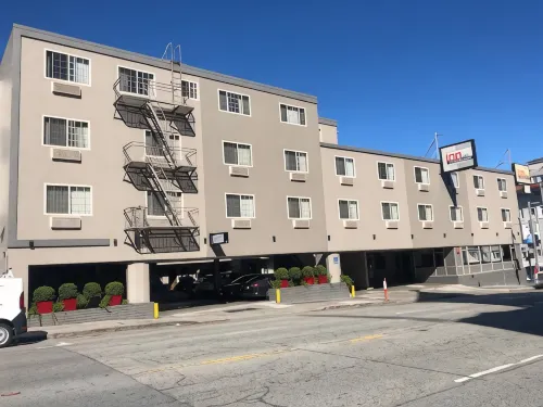 Inn on Broadway - Motels