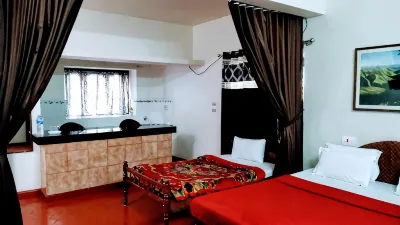 Whispering Pinewoods Hotel di 