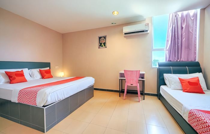 CMN Hotel & Homestay