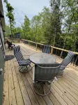 Brand New Build on Private Lake! Starlink Internet!