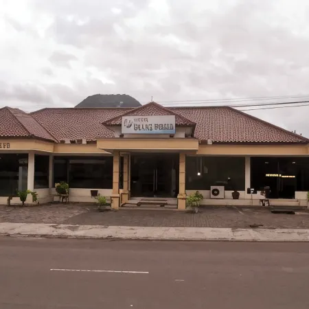 Grand Wisata Hotel Отели в г. Энде