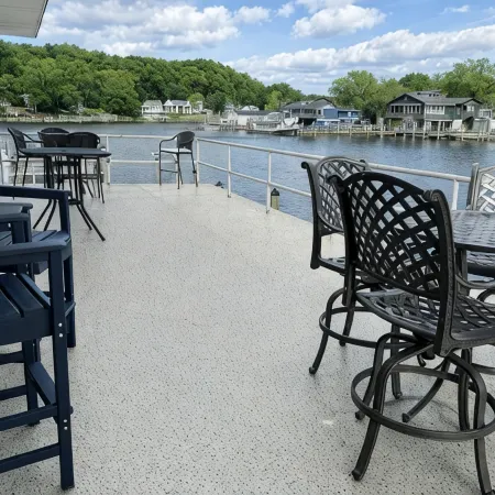 Couples Waterfront Condo Saugatuck Kayak-Beach-Hike-Kayak Outdoor Heated Pool