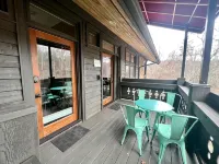 Outland Chalet & Suites Great Smoky Mountains - 4-Star