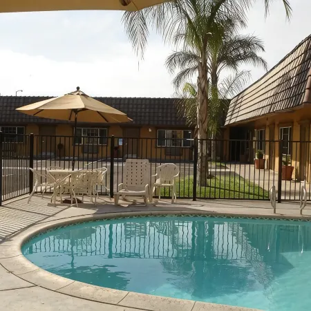 Rodeo Lodge