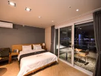 Lium Spa Hostel Hoteles cerca de Museo Hamel