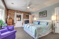 Luxury Harbor Front Home in Town Chef's Kitchen 4 Ensuite King Rooms + 1/2 Bath - balcony
