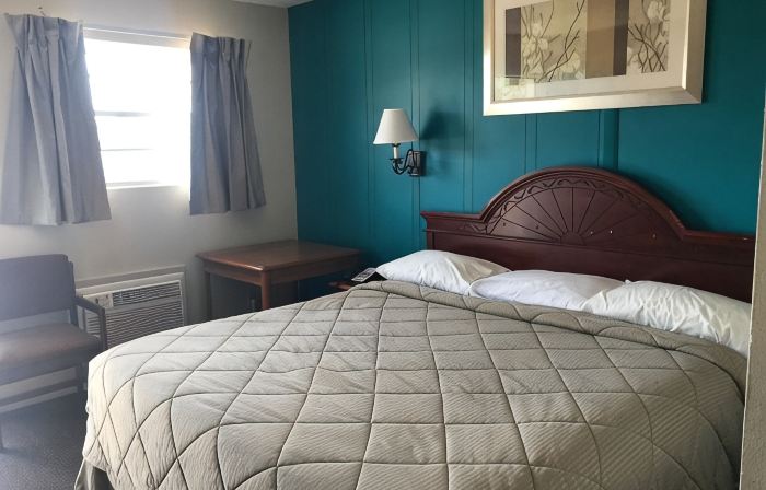Lakeside Inn