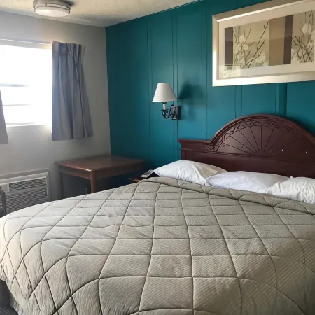 Lakeside Inn