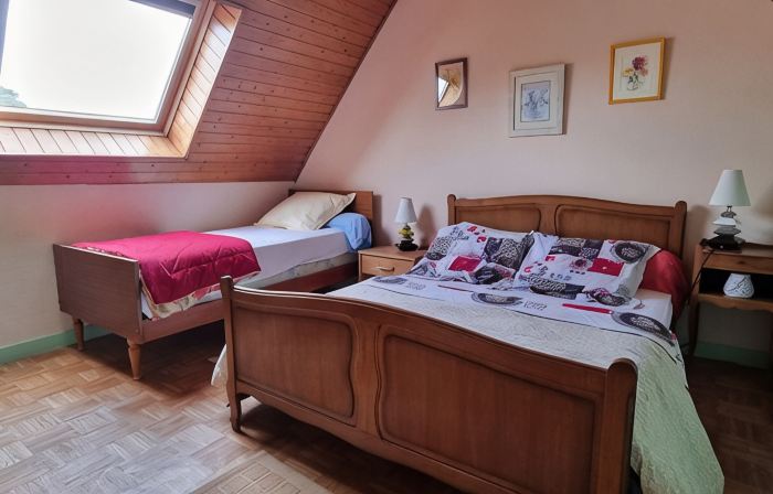Twin detached villas 100m from the beach