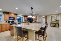 Family Friendly 3600 Sq Ft 5 Bedrooms 4 Bathrooms 3 Miles To Strip - プライペートプール