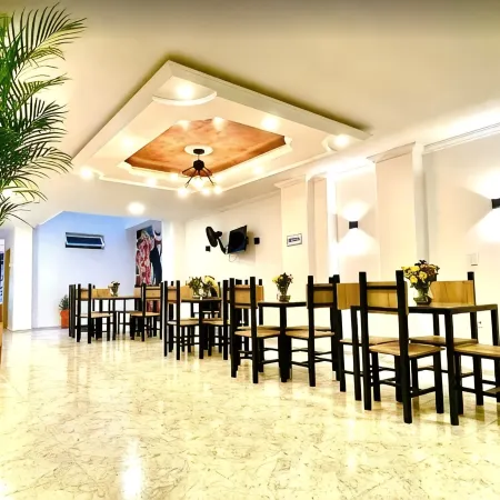 Hotel Eterna Primavera Отели рядом с достопримечательностью «Научный музей Explora Park»