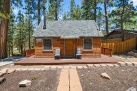 Highland Hideaway - Walk to Lake & Village, Pet Friendly, Fenced Yard - Evcil Hayvan Kabul Edilen Alan